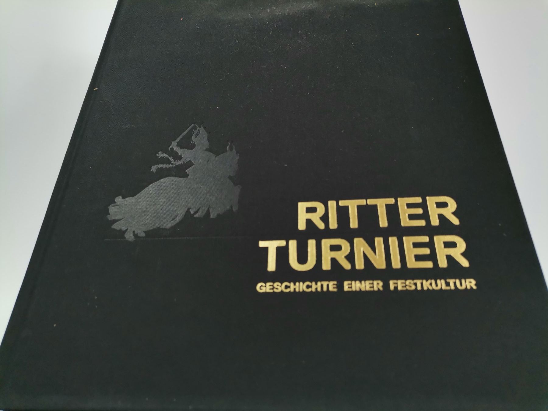 Libri: BUCH Ritter Turnier - Geschichte einer Festkultur – Usato da Schaffhausen venduto da Restwert_SH 1