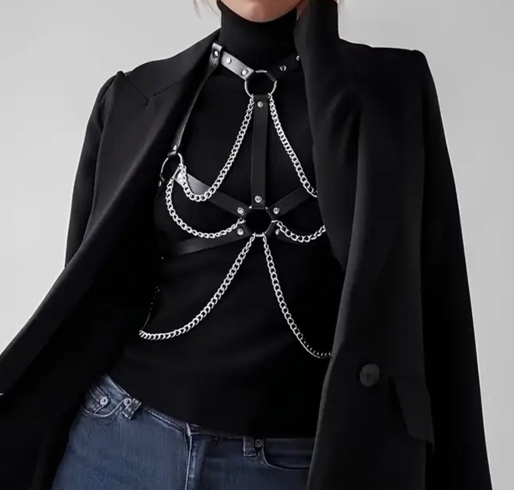 Tops: Corsetto -Top-in Pelle con Catene e Borchie - Nero – Neuf avec emballage d'origine à Gordevio par LanaZimm 2