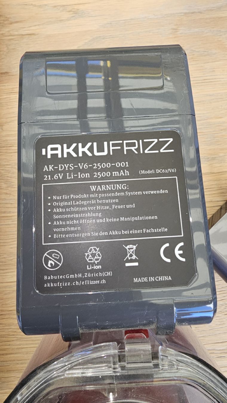 Dyson Staubsauger & Zubehör: Staubsauger Dyson V6 – Defekt aus Attiswil von aendrubleik 1