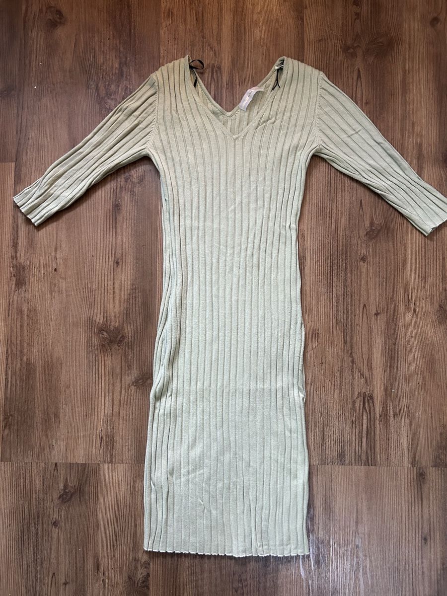 Guess Robes: Robe Guess beige – Taille S – D'occasion à Biel/Bienne par Lorenzo2014