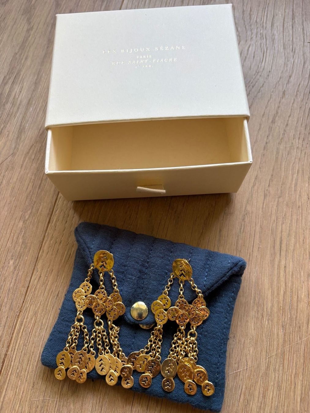 Sezane Orecchini pendenti & Orecchini a lobo: Boucles d'oreilles Sézane dorées pendantes – Usato da Hermance venduto da sab_v8rw