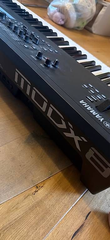 Strumenti musicali: Yamaha ModX 8 – Usato da Niederrohrdorf venduto da Baerandmore 1