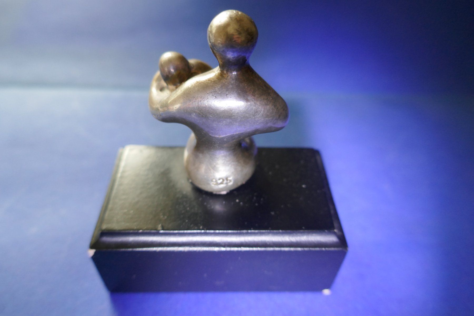 Skulpturen & Statuen: Silber  925 Mutter mit Kind  auf Holzsockel siehe Bilder – Gebraucht aus Neuwilen von Sommervog1 2