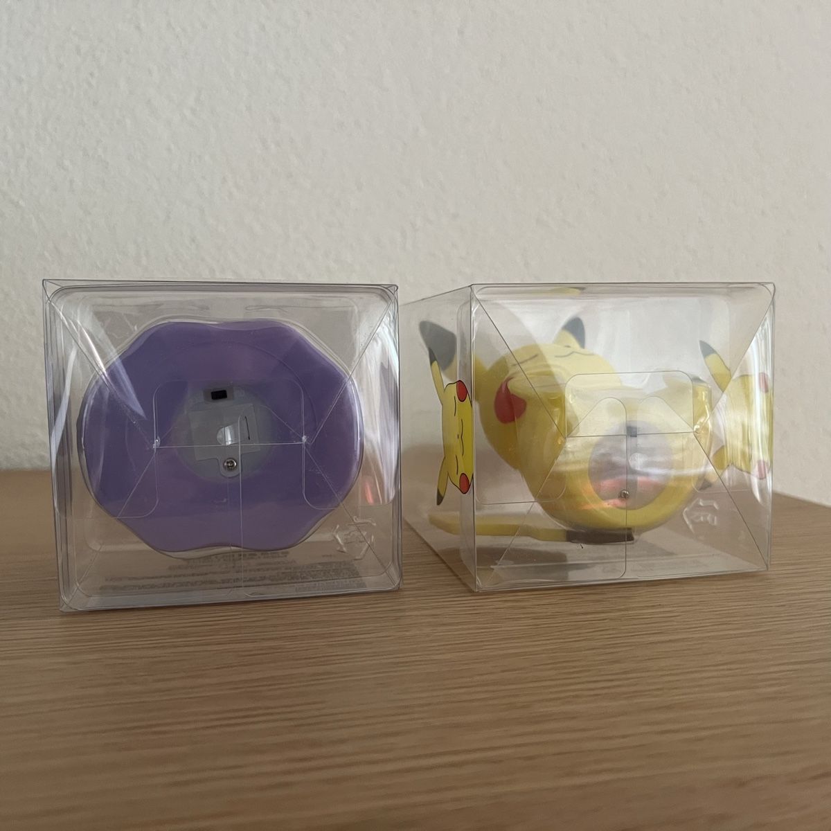 Pokémon Figuren: Pokémon Pikachu Ditto Mini Mood Light – Neu und originalverpackt aus Stäfa von  4
