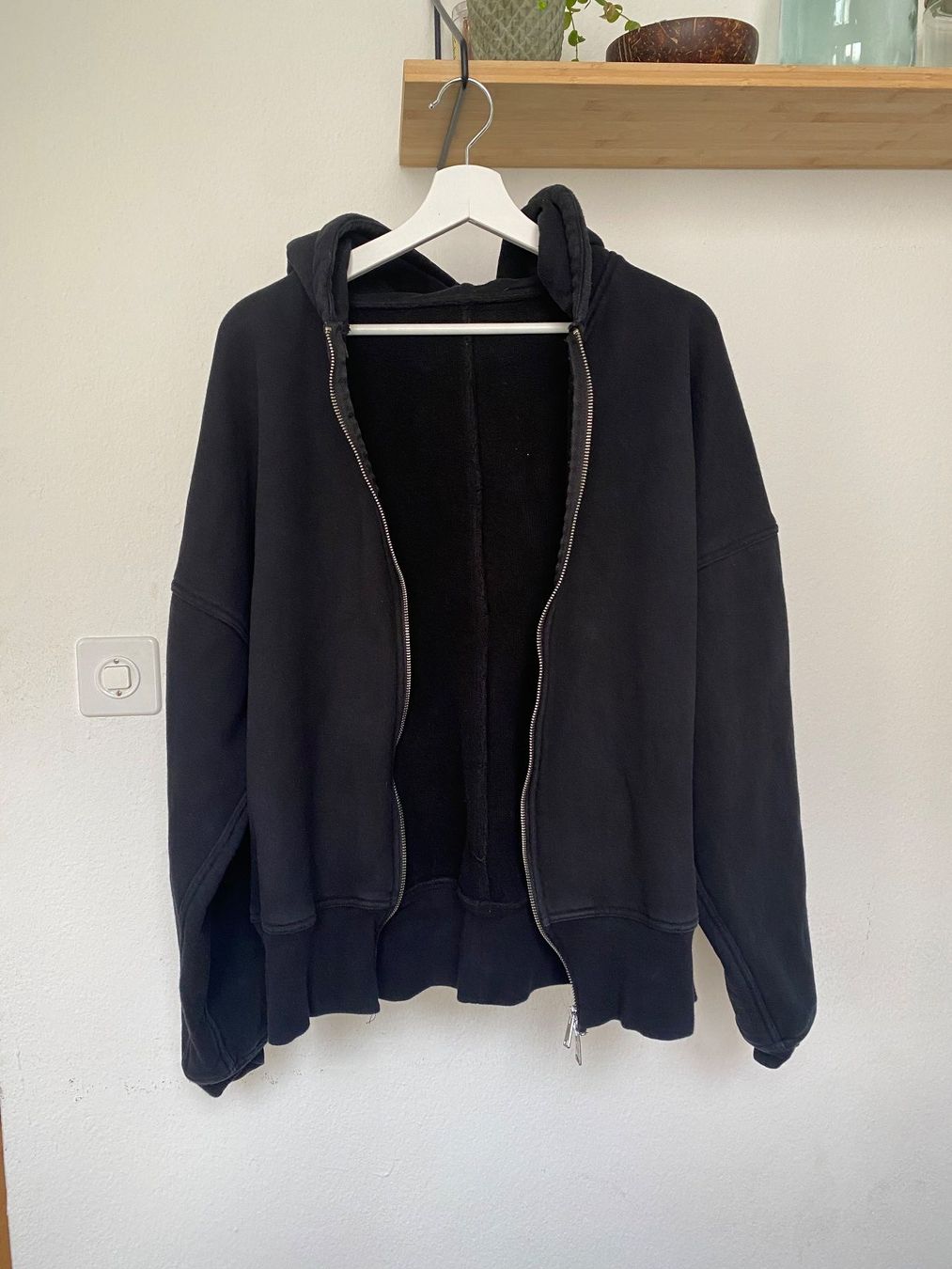 Maglioni & Felpe: Florence Black Sweater – Usato da Biel/Bienne venduto da lichterhoh 7