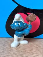 Schlumpf mit Hammer