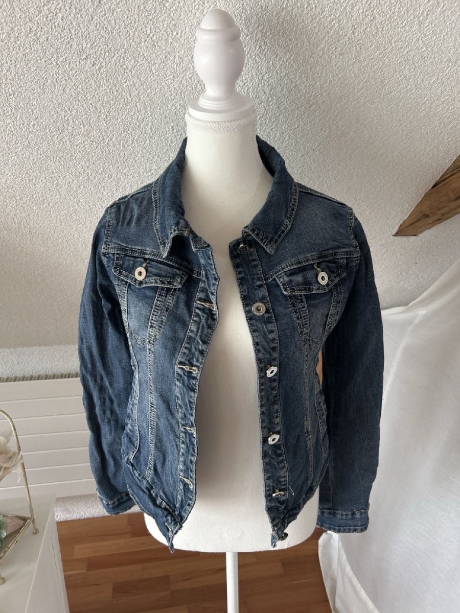 Jeans: Damen Jeansjacke Gr. M! – Usato da Kirchdorf BE venduto da Stella130