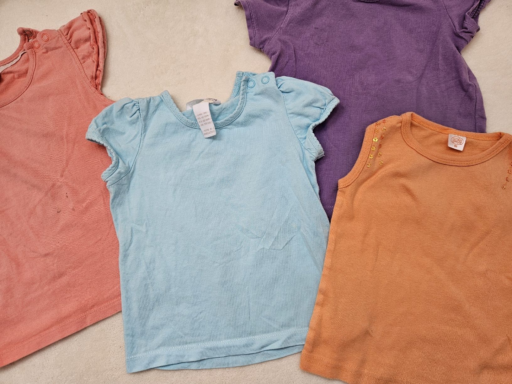 Lotti & Set di vestiti: Set T-Shirt Gr. 86 – Usato da Worb venduto da jun_fj8w 1