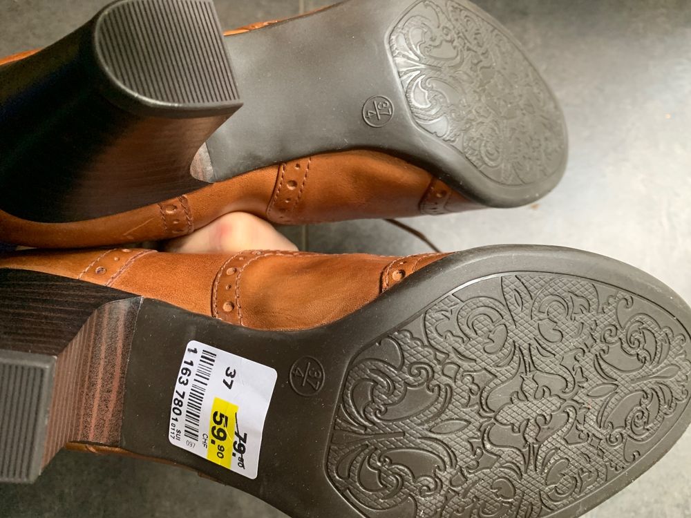 Chaussures femmes: Lederschuhe Gr. 37 NEU – Neuf avec emballage d'origine à Worblaufen par Savanne05 2