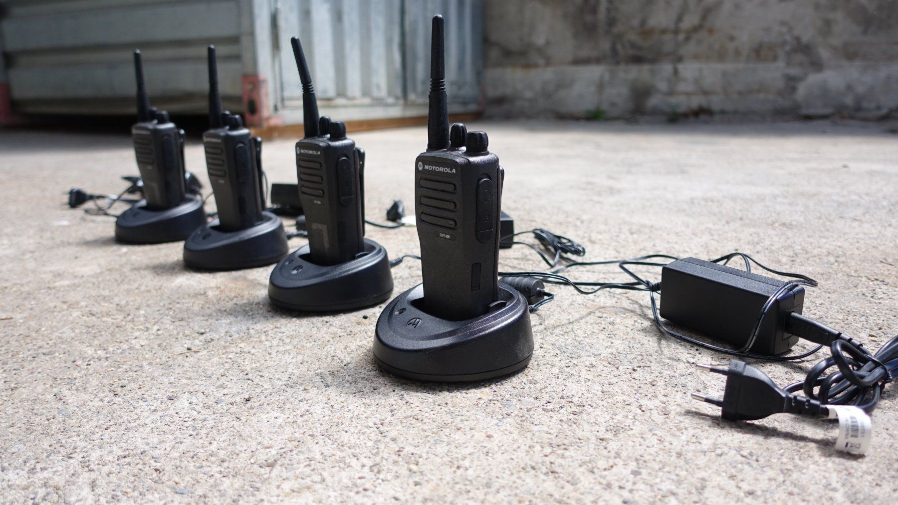 Motorola Radiocomunicazione: 4x Motorola DP1400 Gesamtpaket – Usato da Zürich venduto da HalsundbeinbruchFilm 3