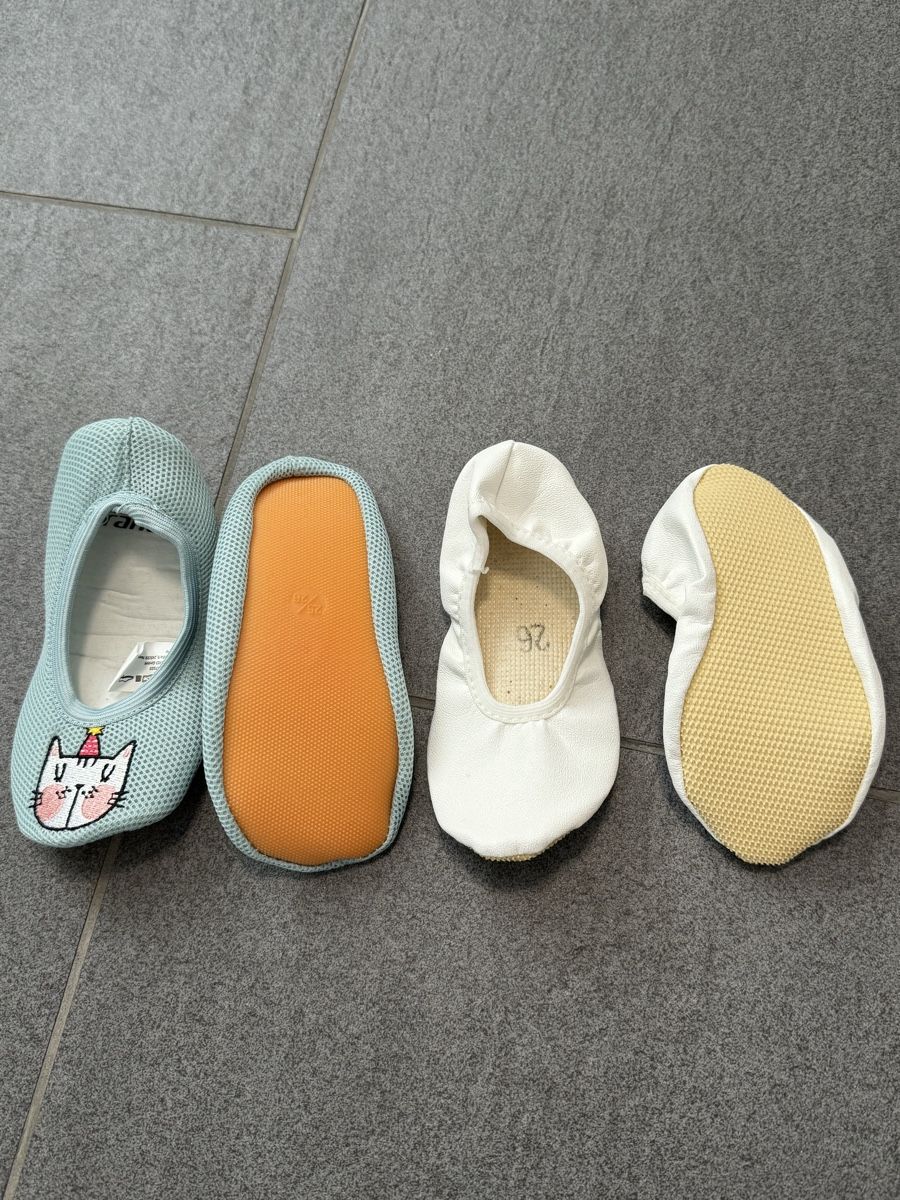 Scarpe per ragazze: Turnschuhe, Turnschlappe, Mädchen, 26, neu – Nuovo (secondo la descrizione) da Wilen b. Wil venduto da carpediem25 1