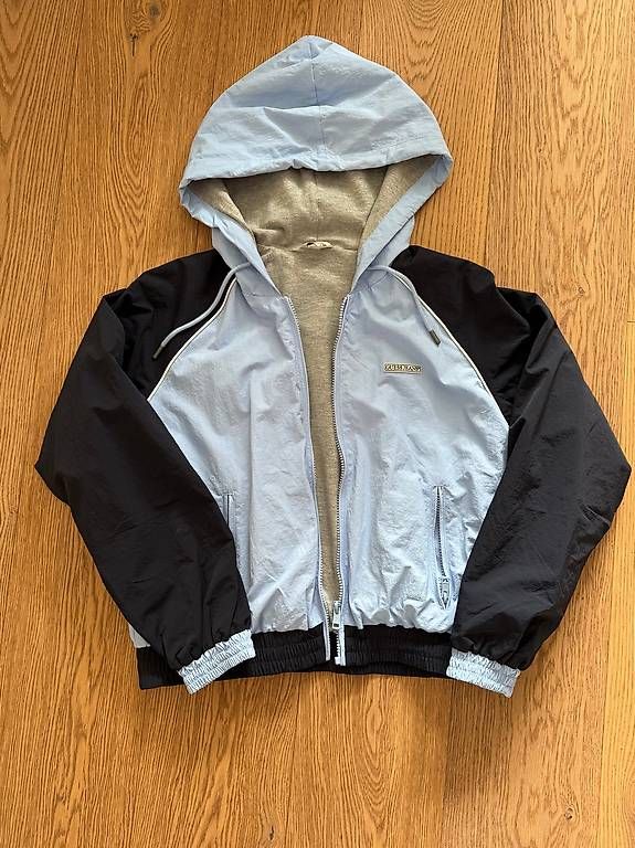 Guess Giacche: Guess Windbreaker Jacke Gr. M – Nuovo (secondo la descrizione) da Obergerlafingen venduto da sar_k7j8
