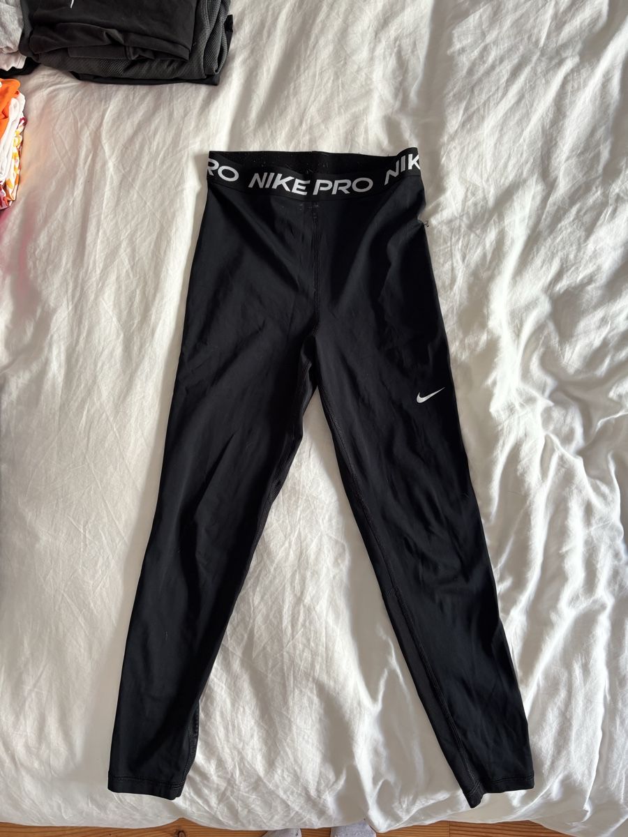 Nike Leggings: Jogging Nike – Usato da Crans-Montana venduto da Jano_brn