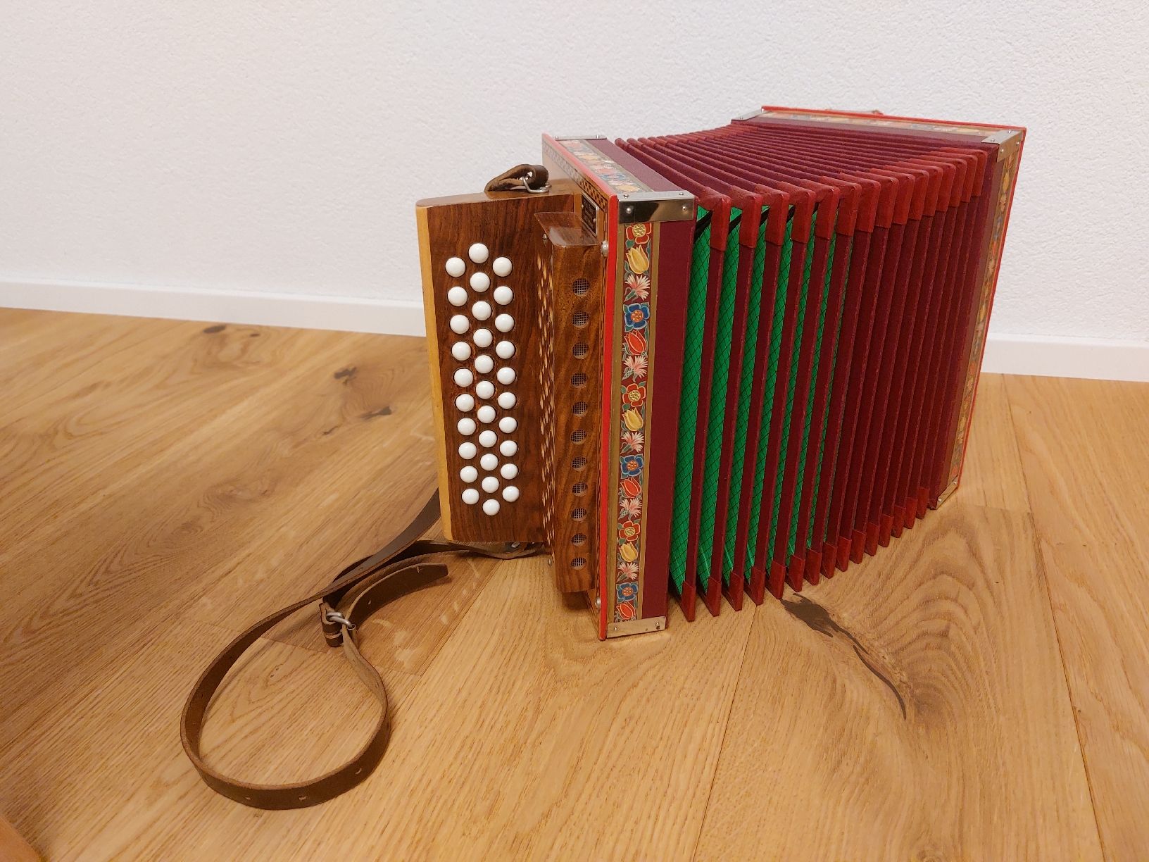 Strumenti musicali: Schwyzerörgeli Reist 3-chörig B – Usato da Brislach venduto da bufi540 3