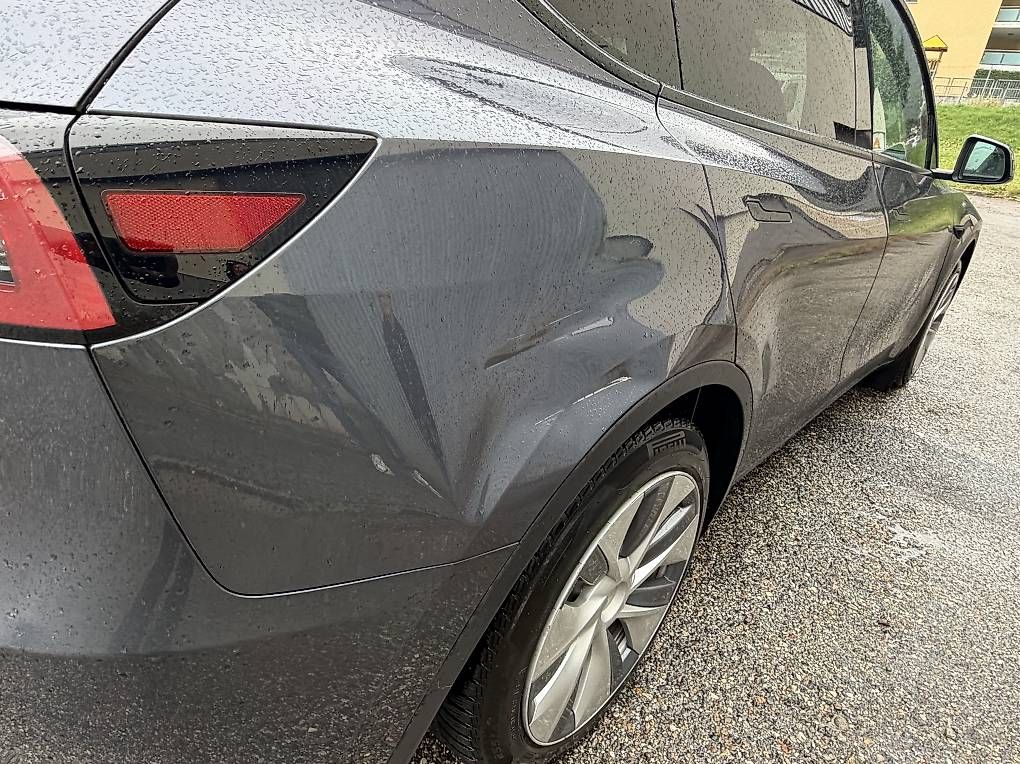 Autos: Tesla Model Y – Gebraucht aus Giubiasco von automobili72 3