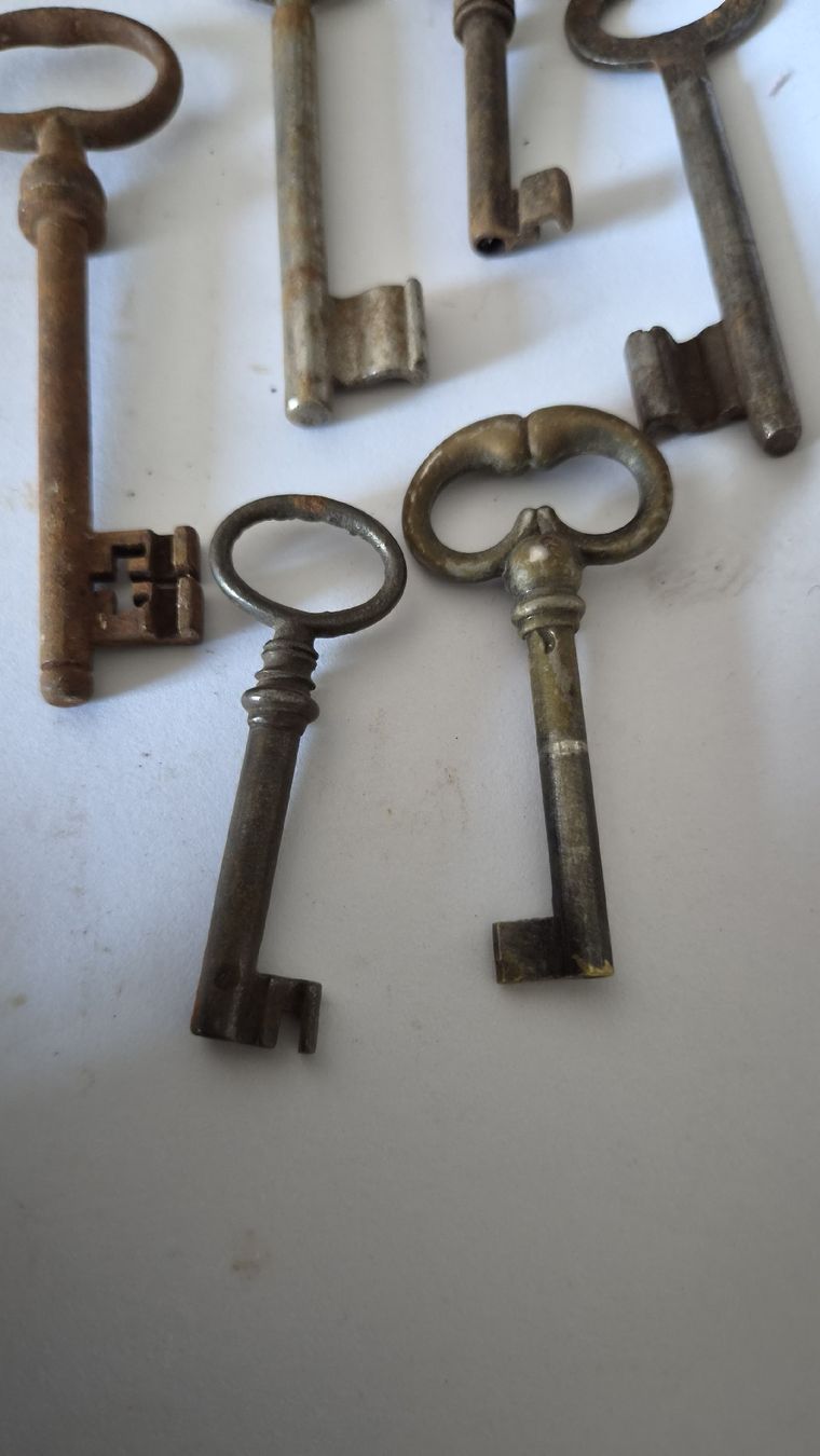 Schlüssel: 6 antike Schlüssel – Gebraucht aus Kölliken von Upcycling-by-Mc-TAM 2