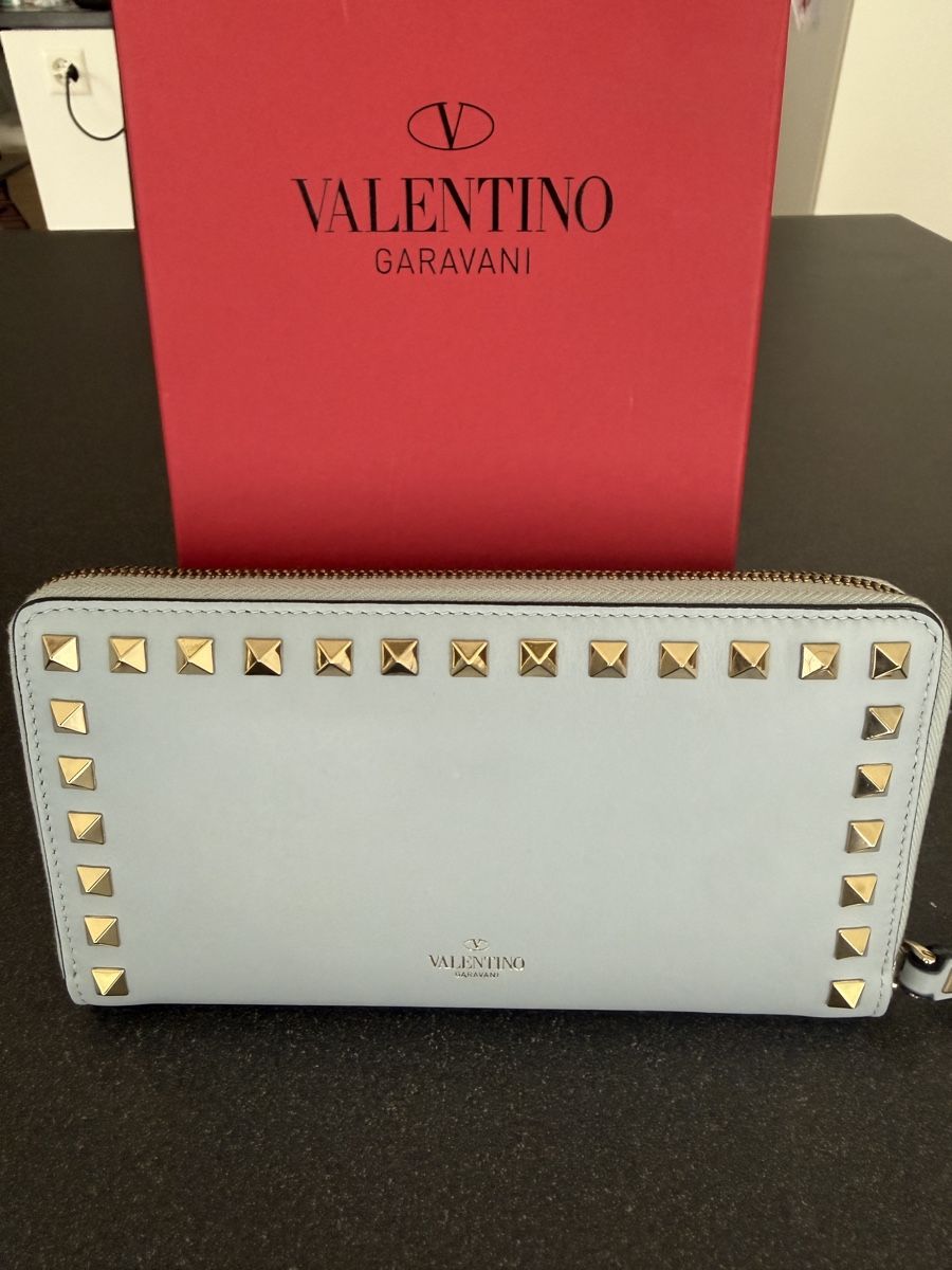 Valentino Portamonete: Valentino Garavani Rockstud Zip Around Wallet – Usato da Winterthur venduto da don_fabio 1