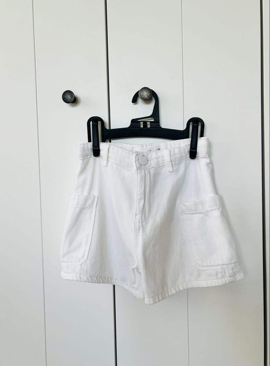 Zara Pantaloni: Zara 116 Shorts weiss – Usato da Burgdorf venduto da rulan 1