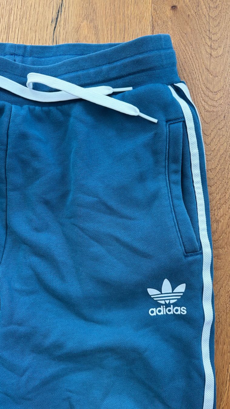 Adidas Pantaloni: Sporthose Adidas Gr. 14-16 J. – Usato da Volketswil venduto da Irkasha 1