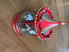 Spieluhr Karussell rot mit Pferdchen guter Zustand