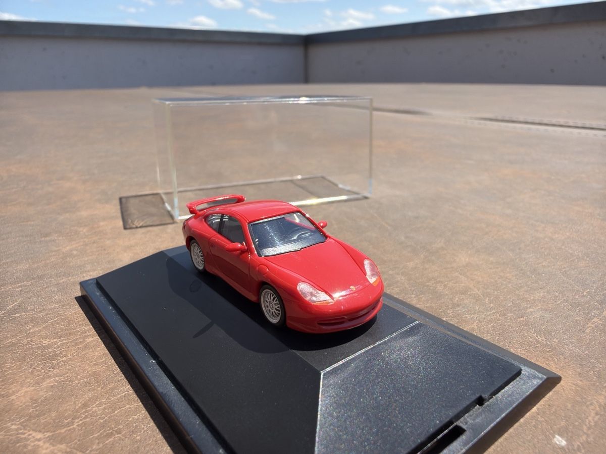 Porsche Modellini d'auto: Porsche 996 GT3 rot - 1/87 – Usato da Wolfwil venduto da Rolex1 3