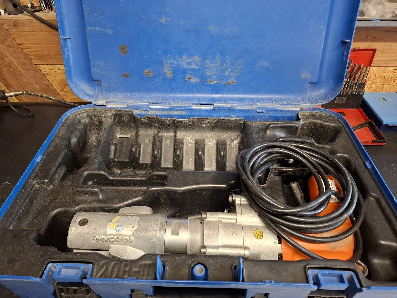 Alle Maschinen: Geberit Novopress EFP2 Pressmaschine – Gebraucht aus Tuggen von Sani-liquidation