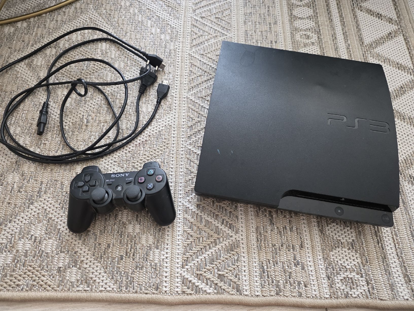 Sony Console: Playstation 3 Konsole mit Controller und Kabeln  – Usato da Dorf venduto da Echo_Elements