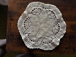 Gehäkeltes Deckchen, Tischdeko, Vintage, Handarbeit