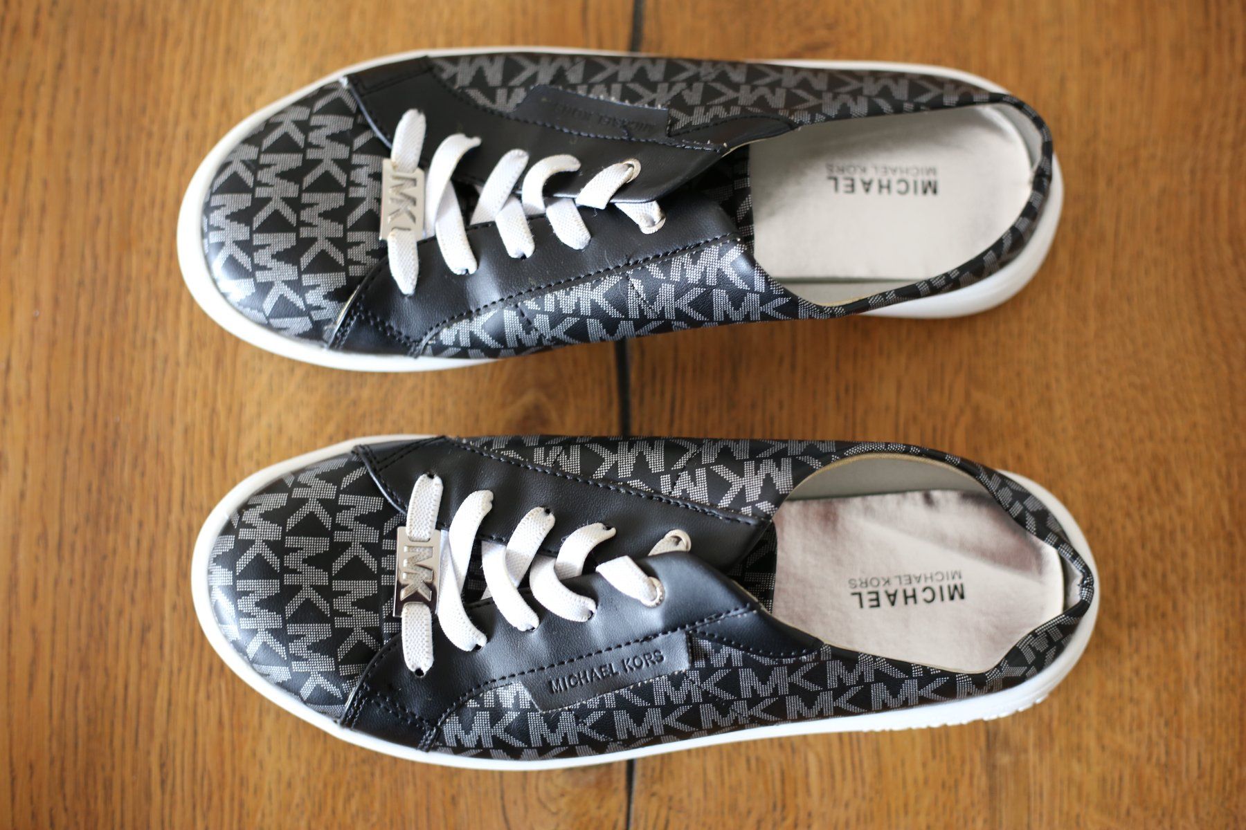 Michael Kors Scarpe da donna: Schwarze Michael Kors Damen Sneaker Grösse 36 – Usato da Ruswil venduto da deb_w5rv 2