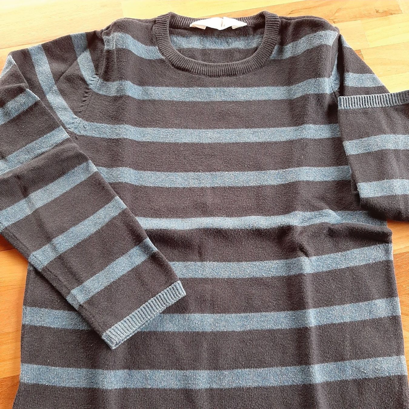 H&M Maglioni & Felpe: Schöner Pullover von H&M Grösse 122/128 – Usato da Niederscherli venduto da 20sydney02 1