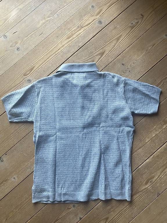 H&M Chemises, T-shirts & Polos: strick polo grösse 134/140 – D'occasion à oberdiessbach par phslif 1