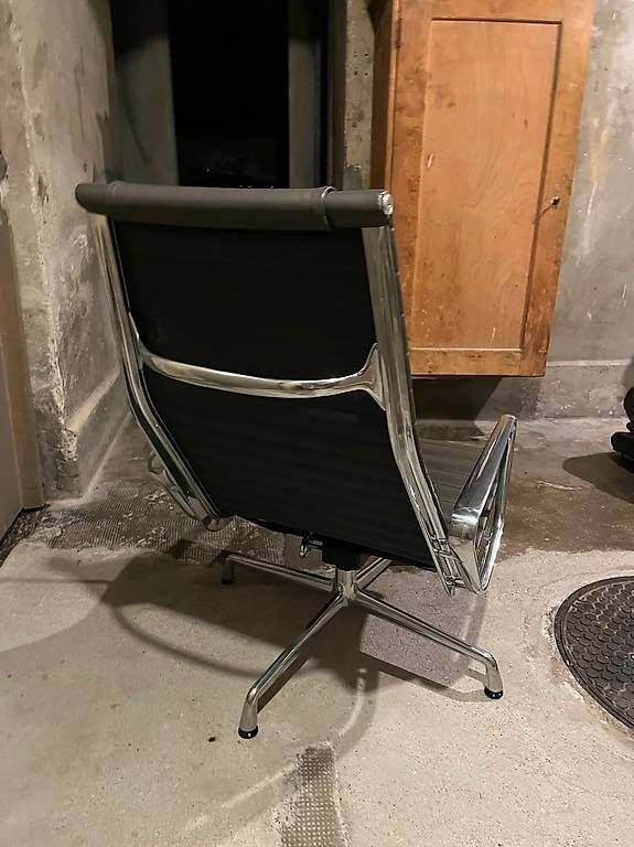 Poltrone: Aluminium chair EA 124-lounge – Usato da Lausanne venduto da mon_chf7 1