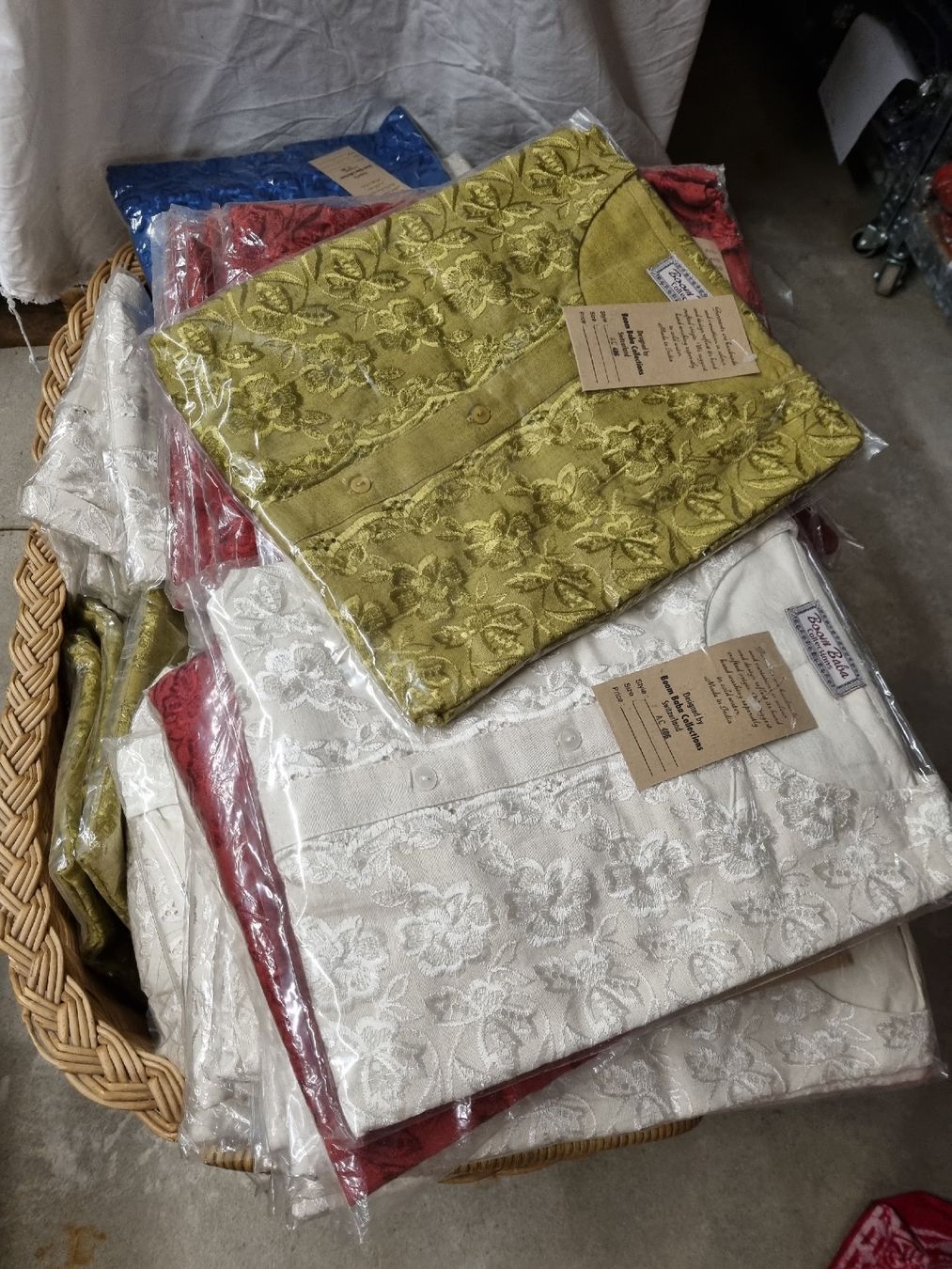 Kleiderpakete: Restposten 108 Stk. Hemde Boom Baba – Neu und originalverpackt aus Dürnten von Acalpulcu3 4