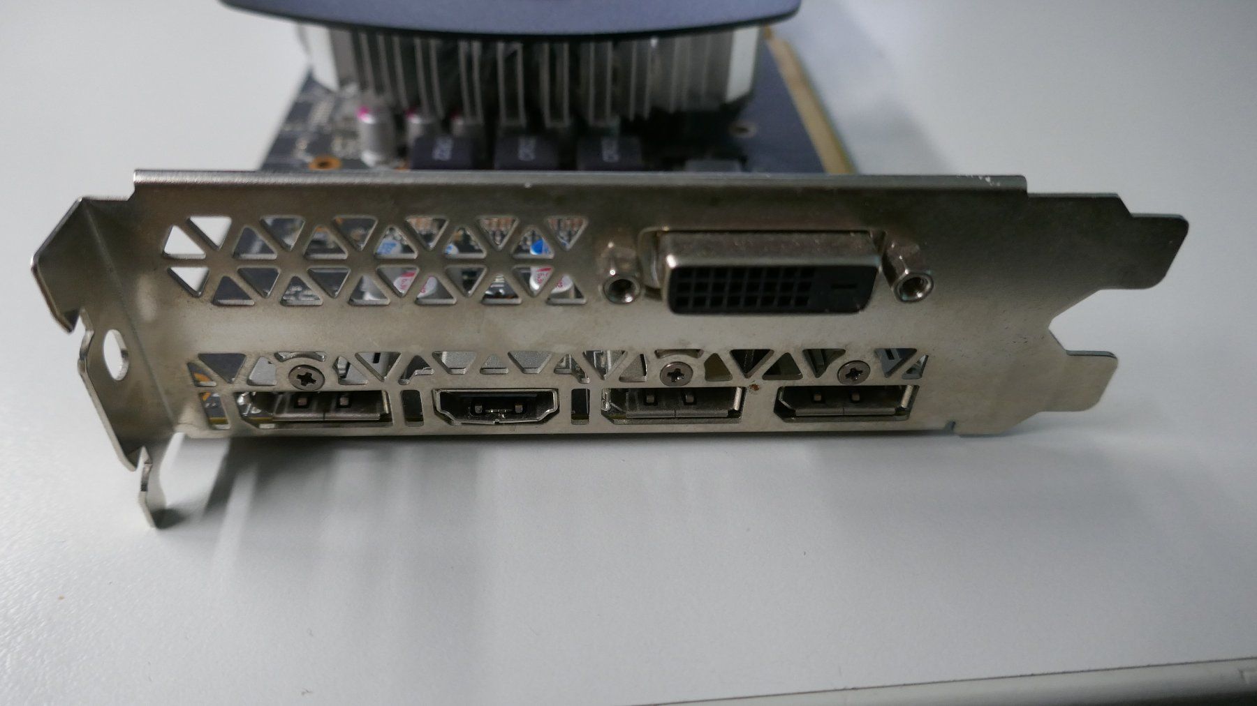 Cartes graphiques: PCI-express Grafikkarte – D'occasion à Wenslingen par FairlightCMI 3