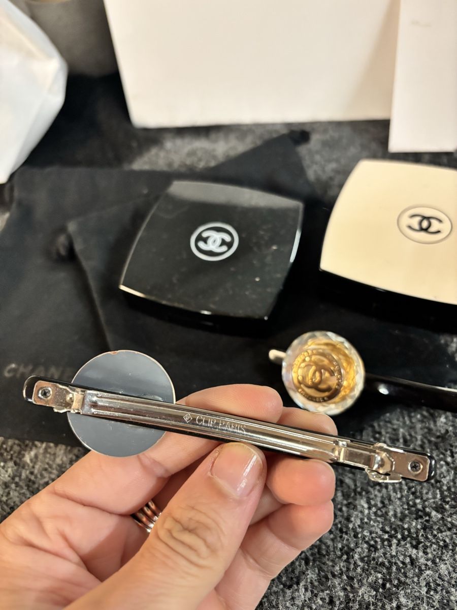 Chanel Altro per la cura del corpo: Chanel Set (Spiegel, Pinsel etc.) – Usato da St. Gallen venduto da heartbug 4