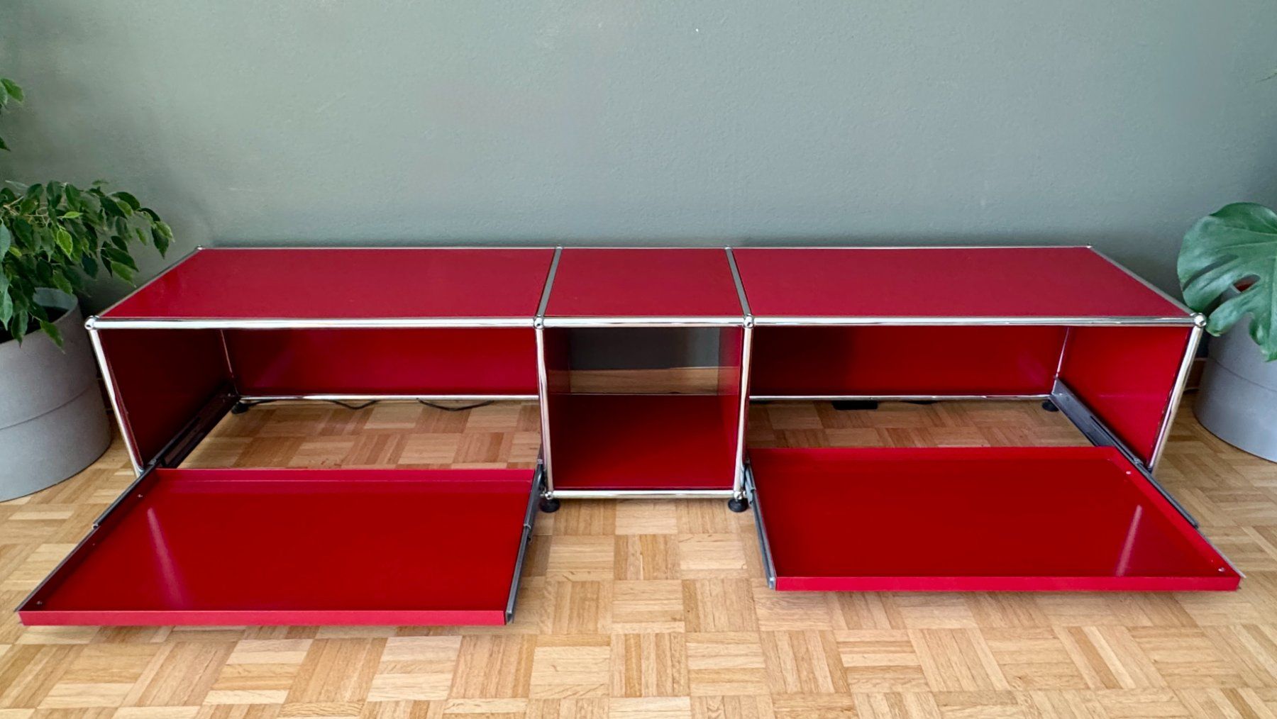 USM Regale: USM Haller Sideboard rot mit Schubladen – Gebraucht aus Zollikon von TSCH1ANLU 1