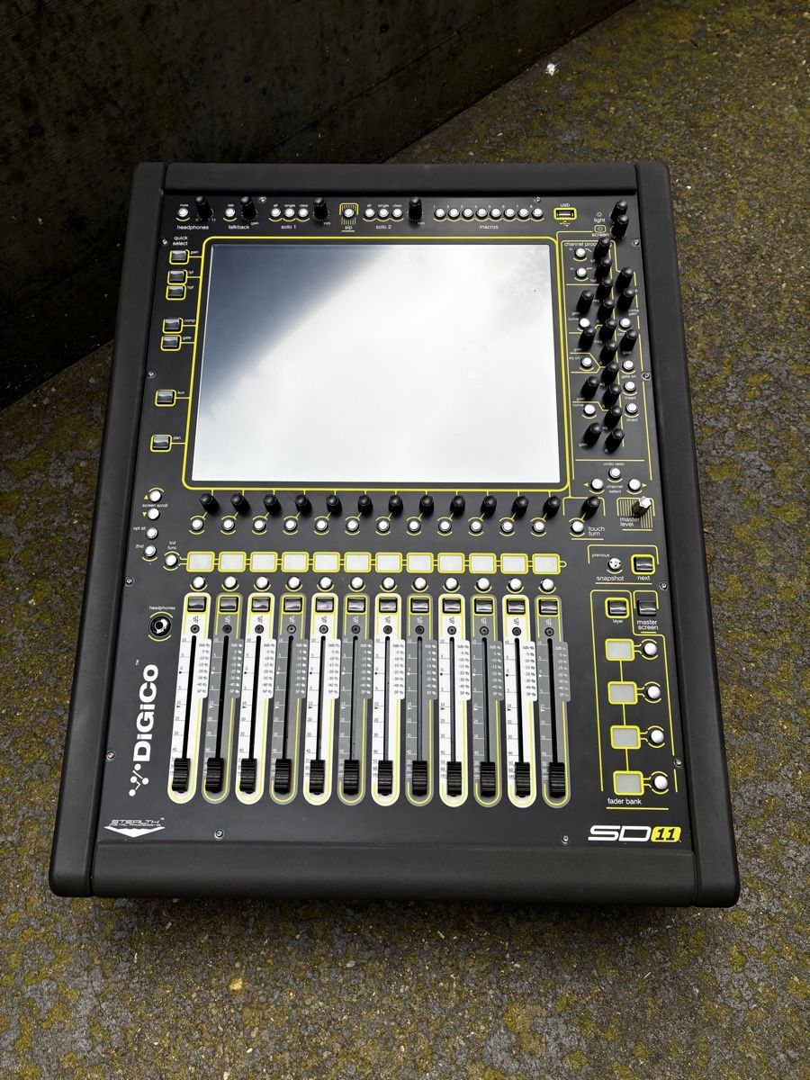 Console di mixaggio: Digico SD11i digitales Tonmischpult, mit UB Madi – Usato da St. Gallen venduto da Thomas--Schwarz 6