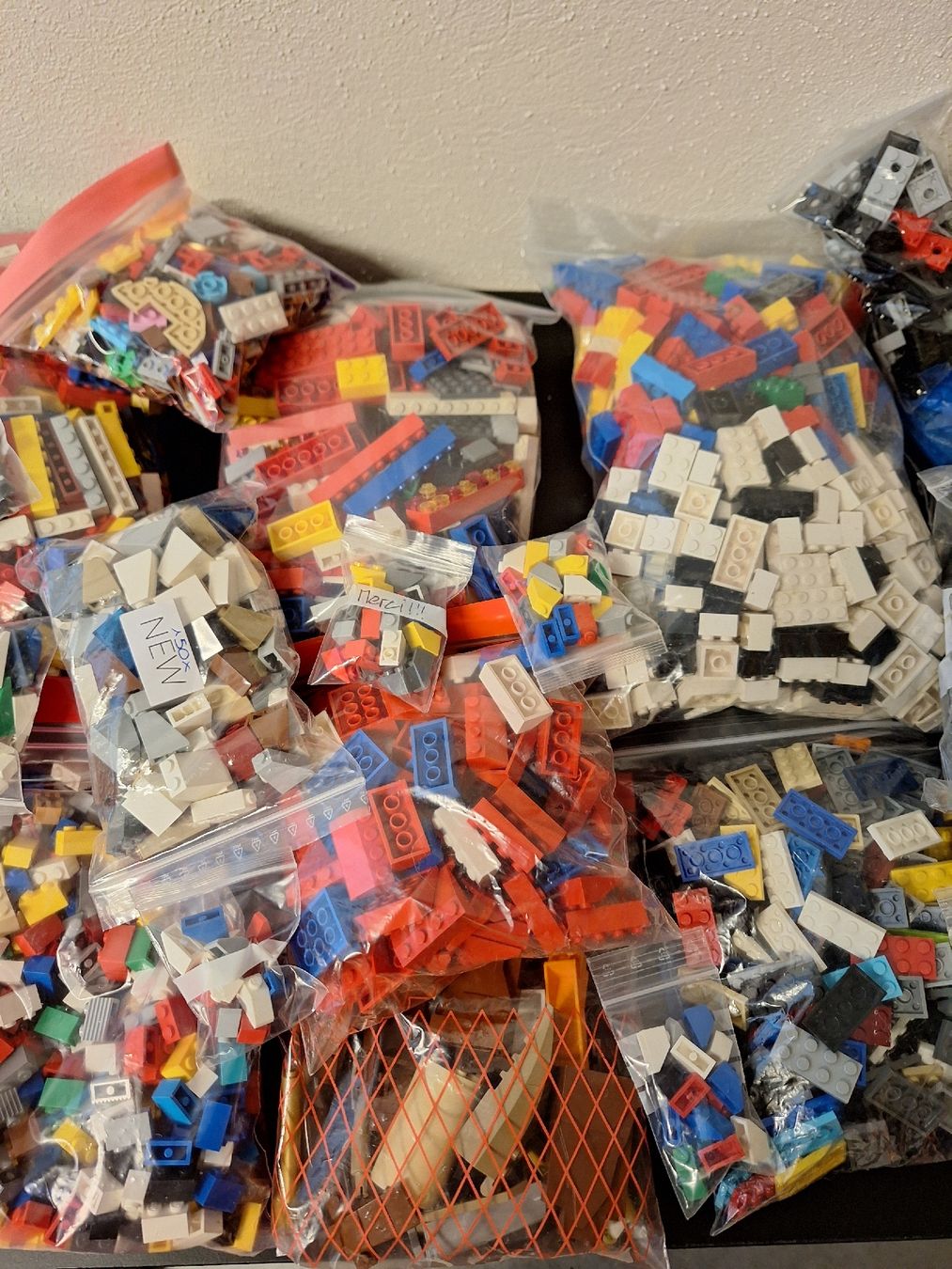 Lego Kit di costruzioni: Lot de pièces Lego  – Usato da Luc (Ayent) venduto da biiinchoou 3