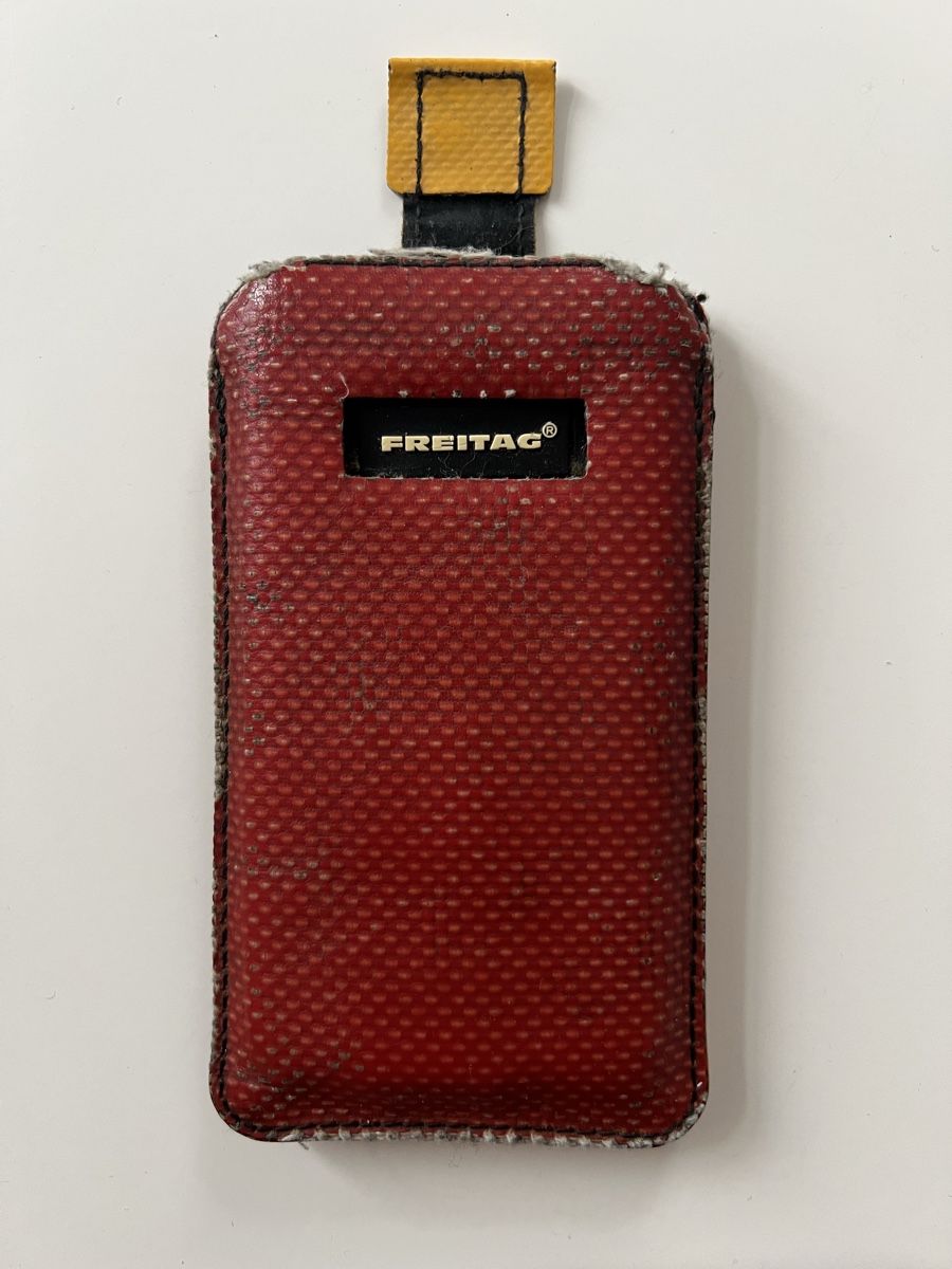 Cover & Protezioni schermo: FREITAG Handyhülle – Usato da Sursee venduto da Heini0001