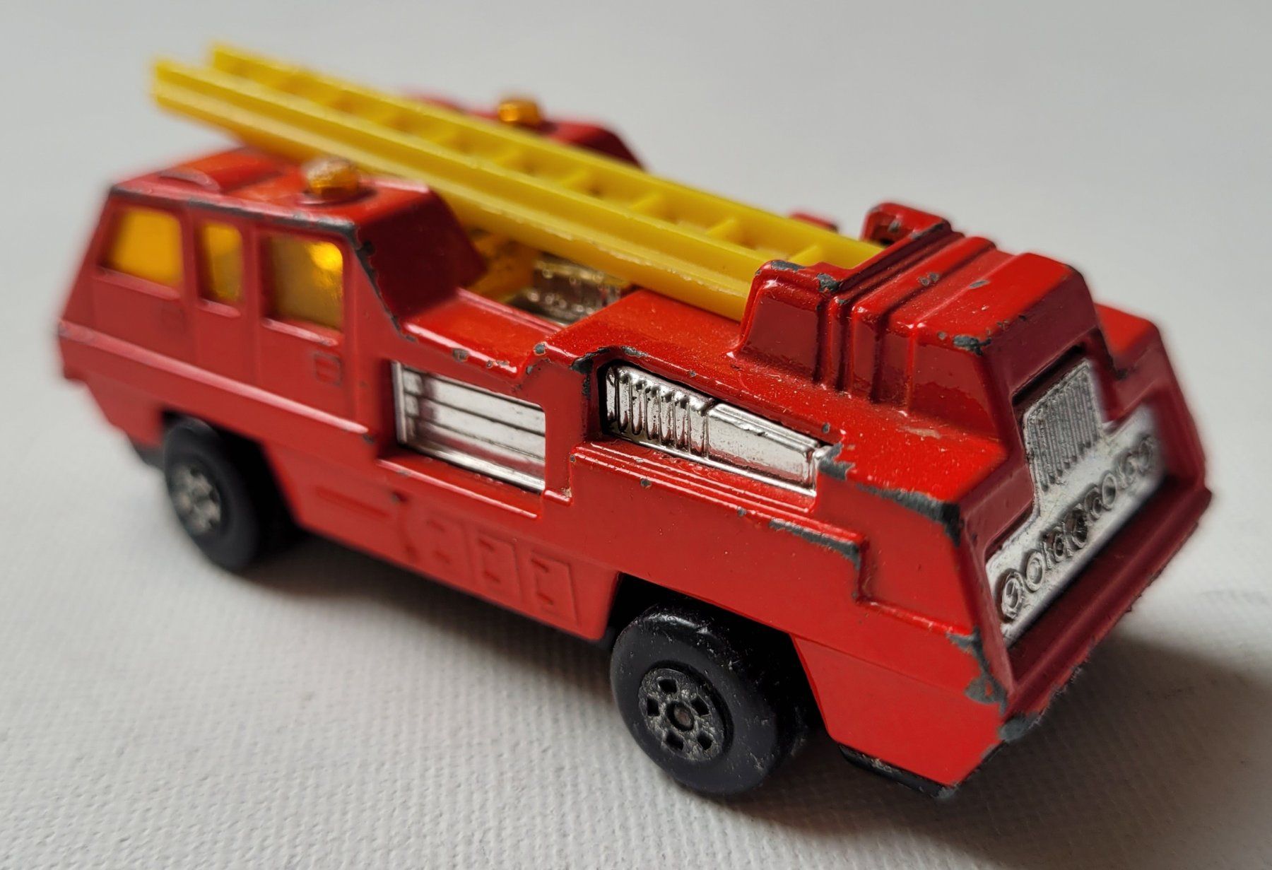 Matchbox Modellini d'auto: MATCHBOX SUPERFAST – BLAZE BUSTER - 1975 – Difettoso da Neftenbach venduto da Mador6