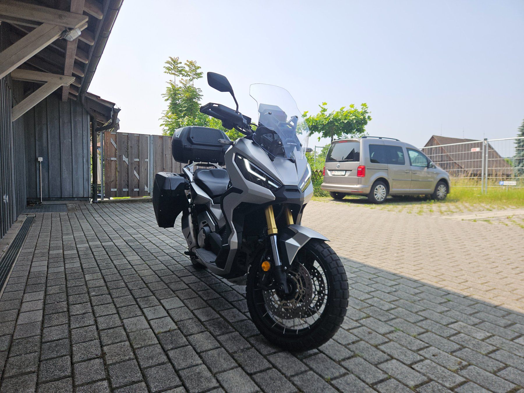 Honda Scooter: HONDA X-ADV 750 - Roller – Usato da Otelfingen venduto da rom_2kzl 2