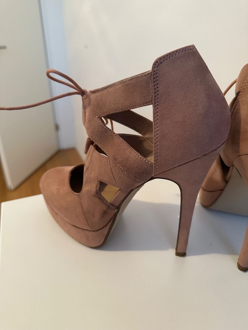 Chaussures femmes: Pumps – D'occasion à Affoltern am Albis par avu_8kpq 1