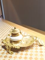 Jugendstil Tintenfass aus Bronze und  Porzellan um 1900j Top