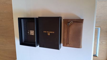 Essentials Bag Smart Wallet 3.0 – Neu & unbenutzt – RFID Sch