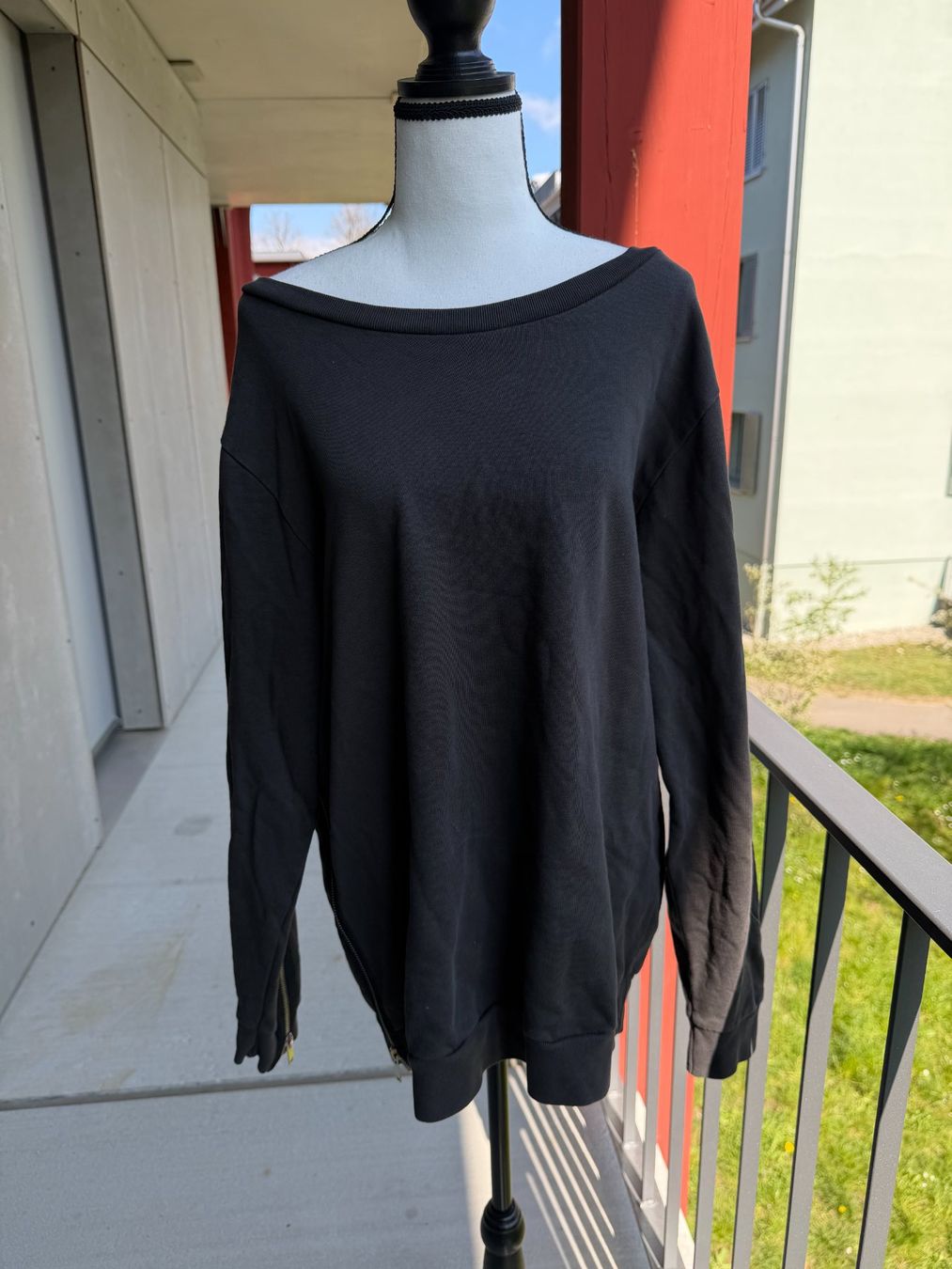 Maglioni & Felpe: Sweatshirt mit Reisverschluss, Grösse s cheap monday – Usato da Riehen venduto da edu_92w7 1