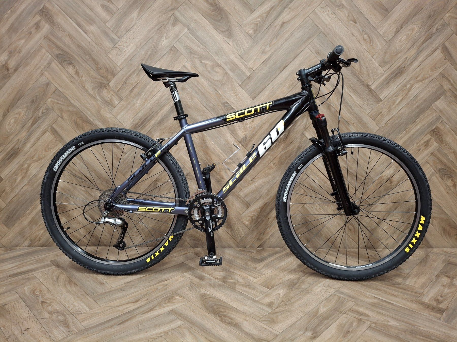 Scott Vélos: Scott Mtb schwarz – D'occasion à Niederuzwil par Buecherwaeldli