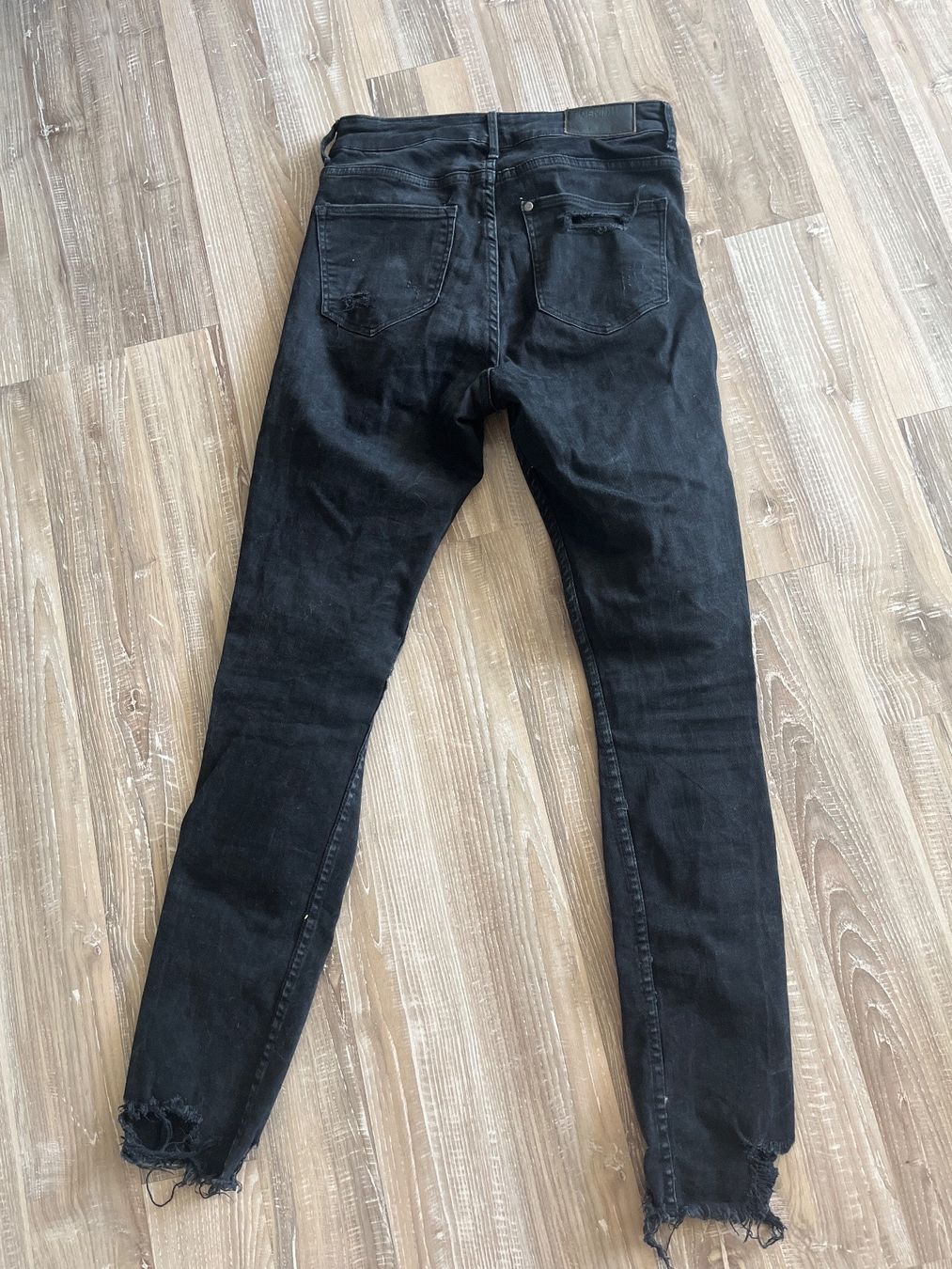 H&M Hosen: Pantalon noir H&M – Gebraucht aus Le Locle von Mayd_h 3