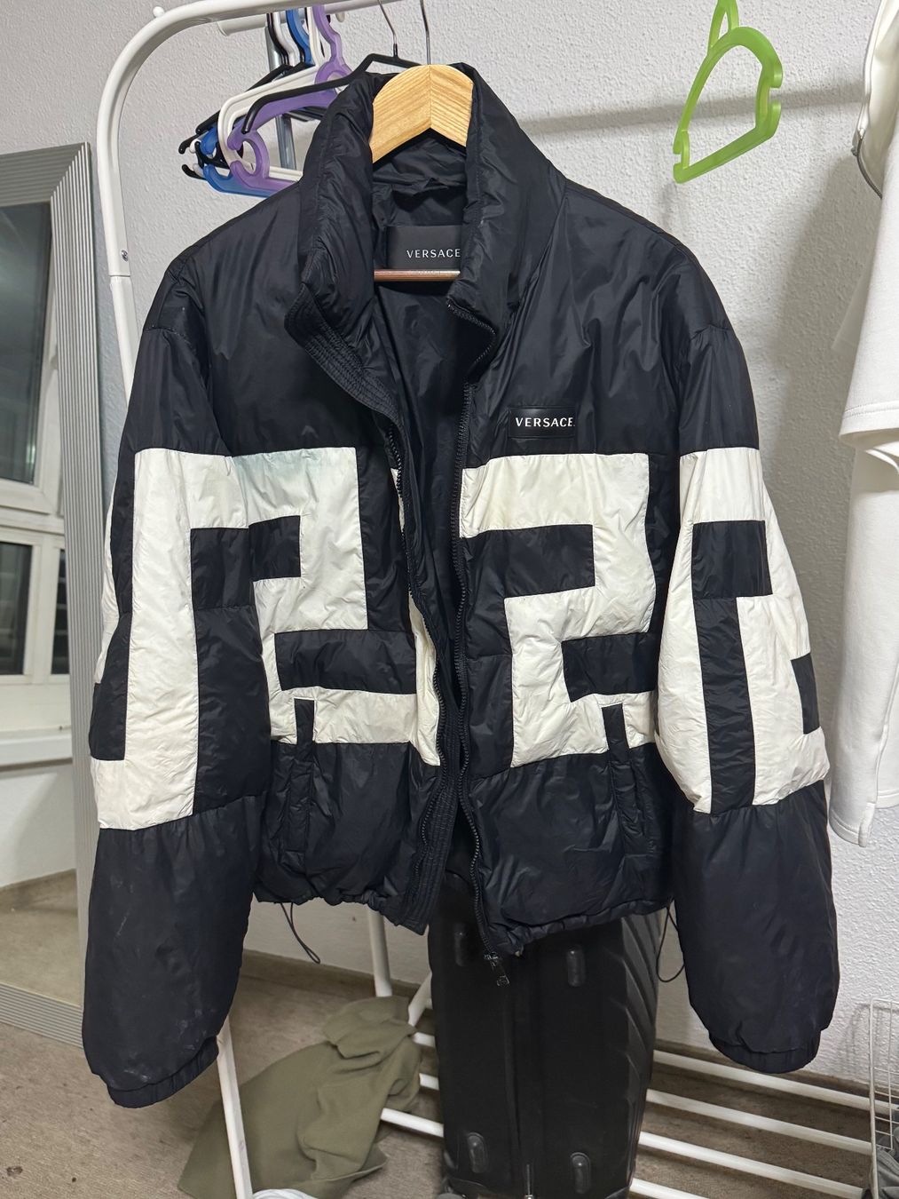 Versace Giacche: Veste matelassée Versace noir – Usato da Biel/Bienne venduto da sou_t9dm 3