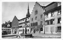 Biel Bienne (BE) Burggasse mit historischem Brunnen