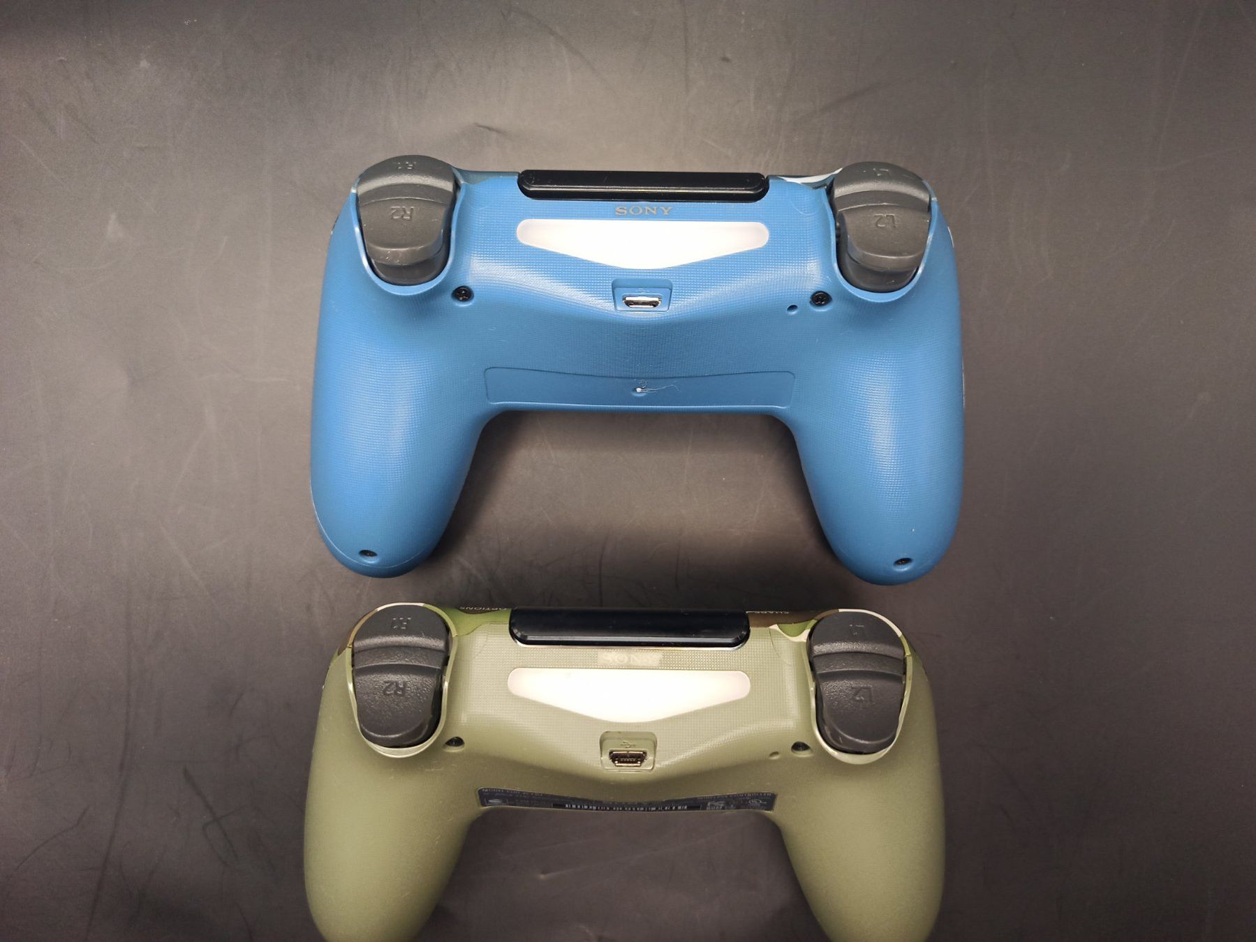 Controller: 2 x Original Controller Sony PS4 Wireless DualShock 4 CAMO – Usato da Oberweningen venduto da mar_87mx 7
